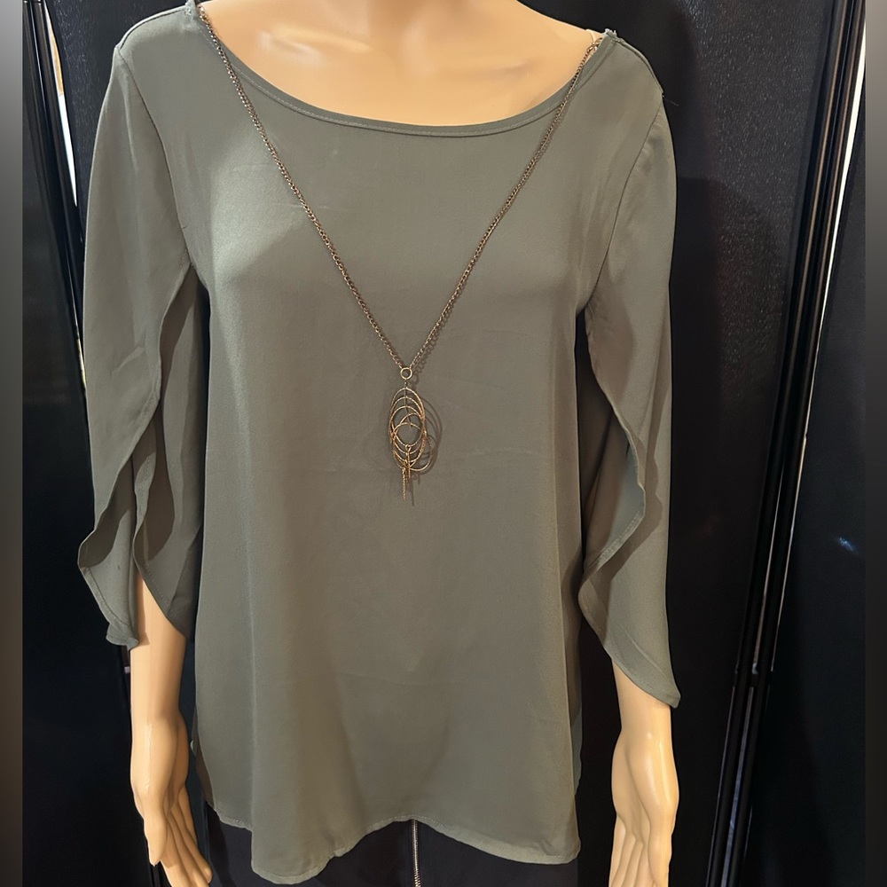 Corvus green sheer blouse with chain/necklace. Size Medium